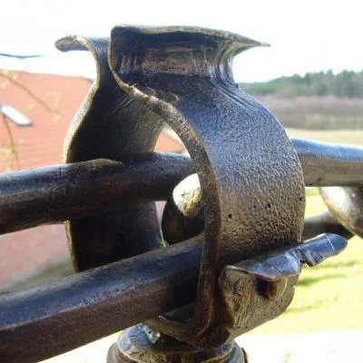 Słupek balustrady tarasowej będący składową większego projektu